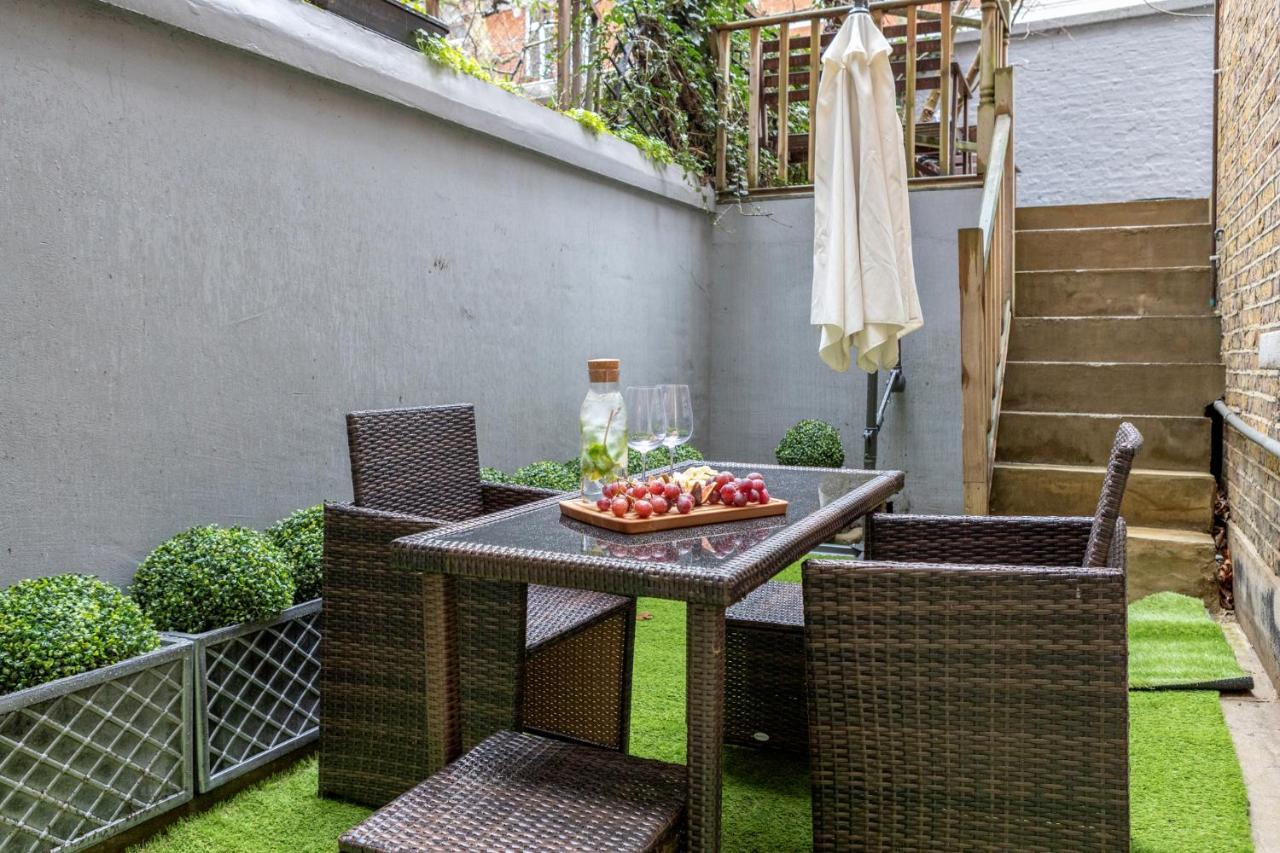 Elegant Kensington Apartment With Patio Londýn Exteriér fotografie